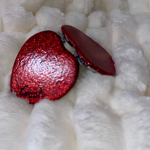 NEW Coach Wine Multi Glitter Heart Shaped Dual Sided Compact Mirror - Picture 10 of 16